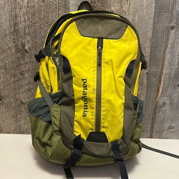 patagonia cross body bag Patagonia Atom Sling 8L Crossbody Unisex Backpack